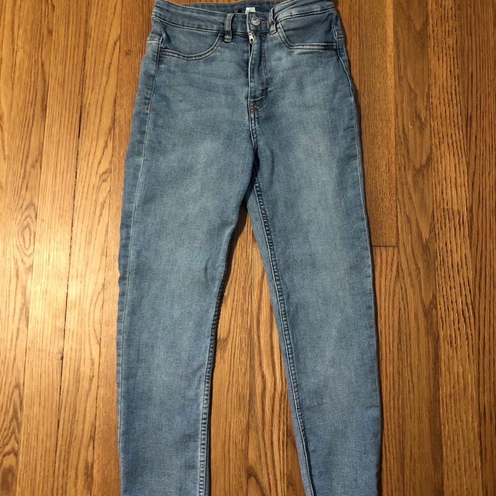 light wash jeans